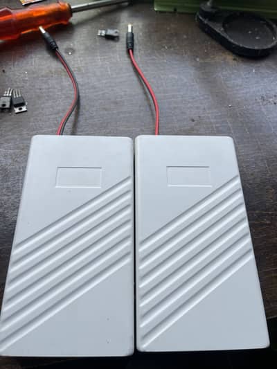 Wifi router powers banks