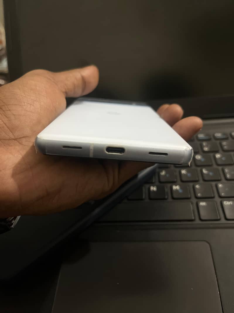 Google Pixel 7a 4