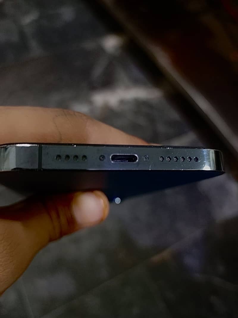 Apple iPhone 12 Pro Max 1