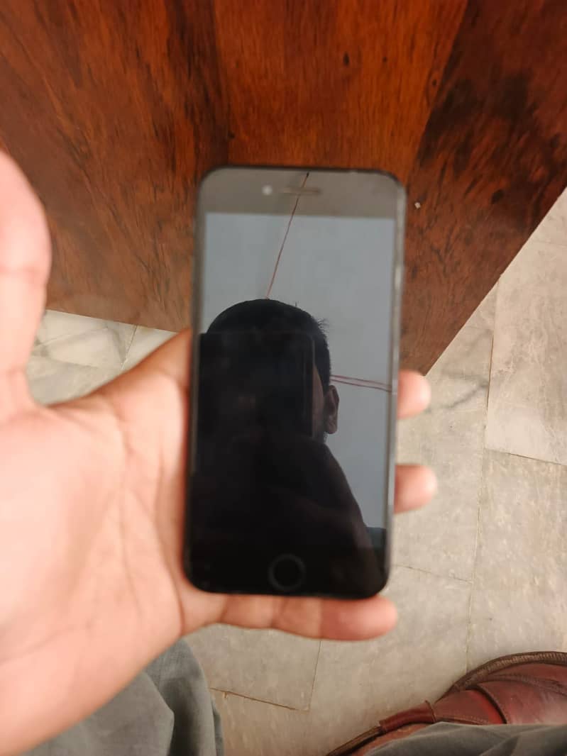 Apple iPhone 7 0