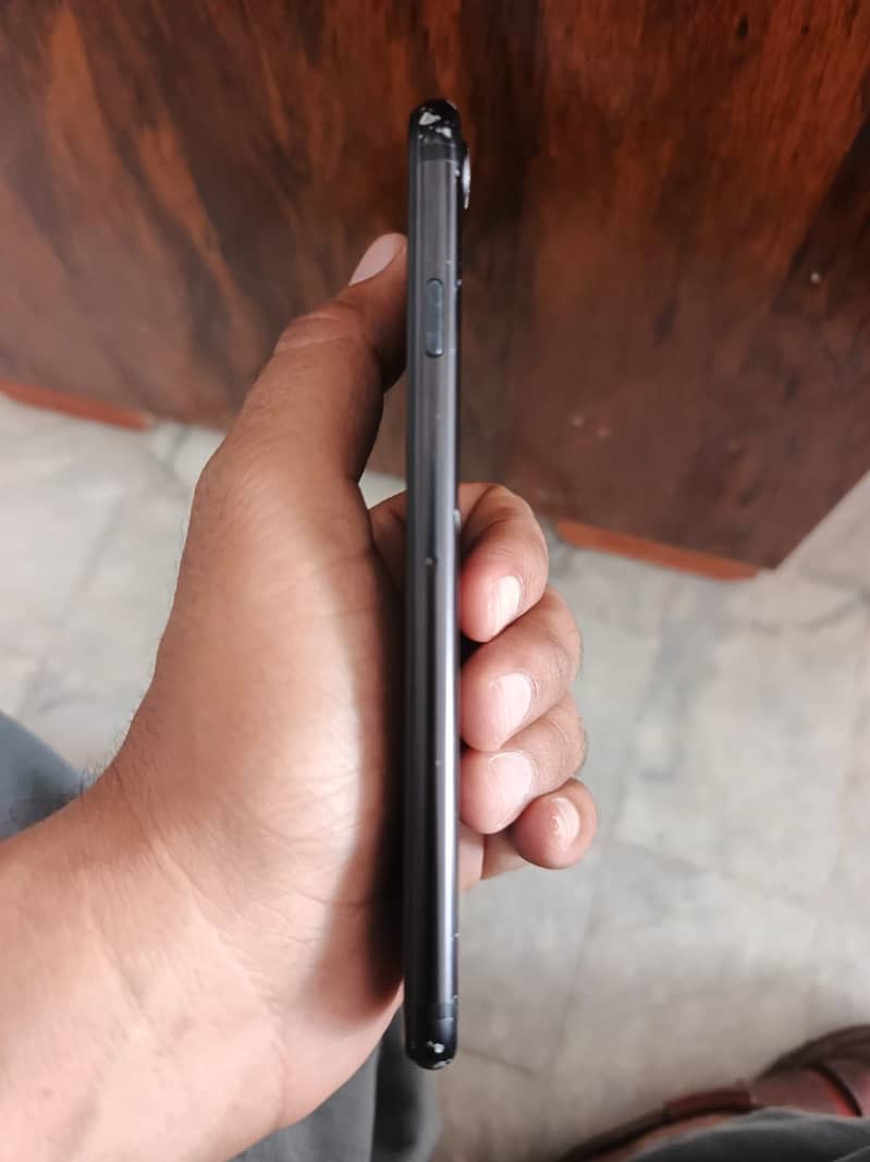 Apple iPhone 7 4