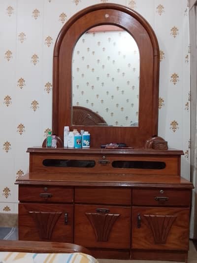 Dressing table