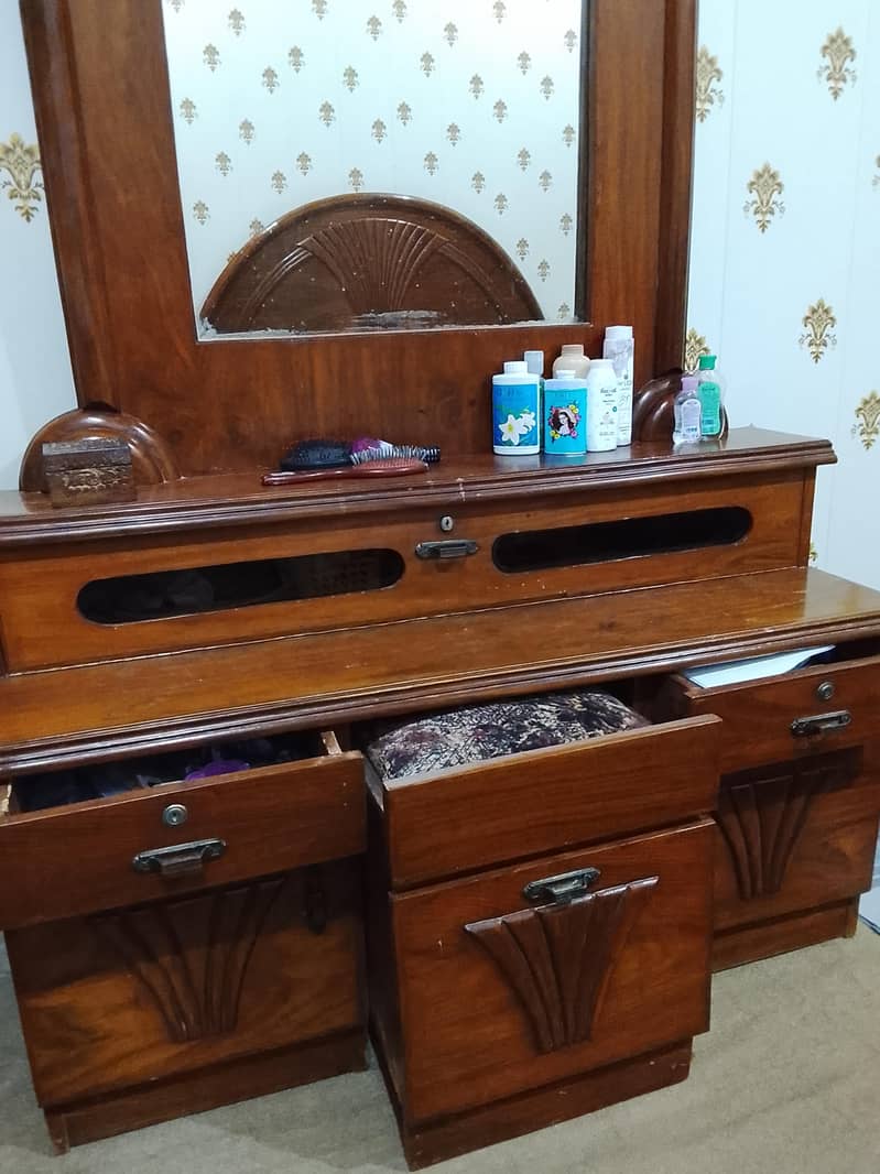 Dressing table 2