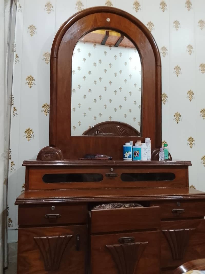 Dressing table 3