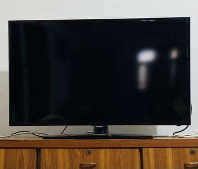 40 inch LED Samsung + Android Box+ Remote Control *karachi only Pickup