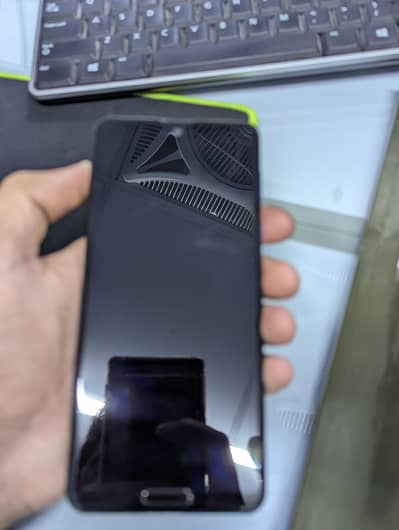 Sharp Aquos R5G