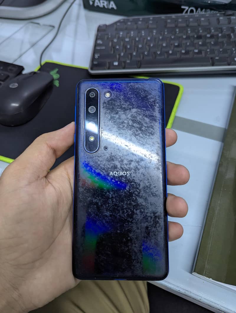 Sharp Aquos R5G 5