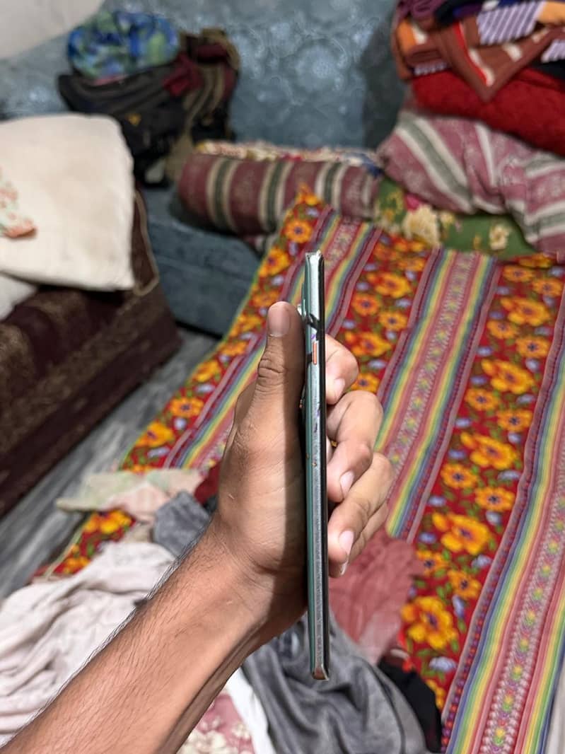 Tecno CAMON 40 Pro 1