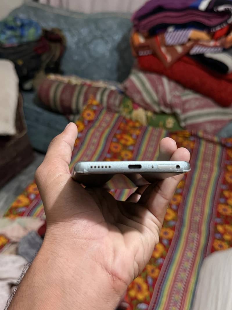 Tecno CAMON 40 Pro 6