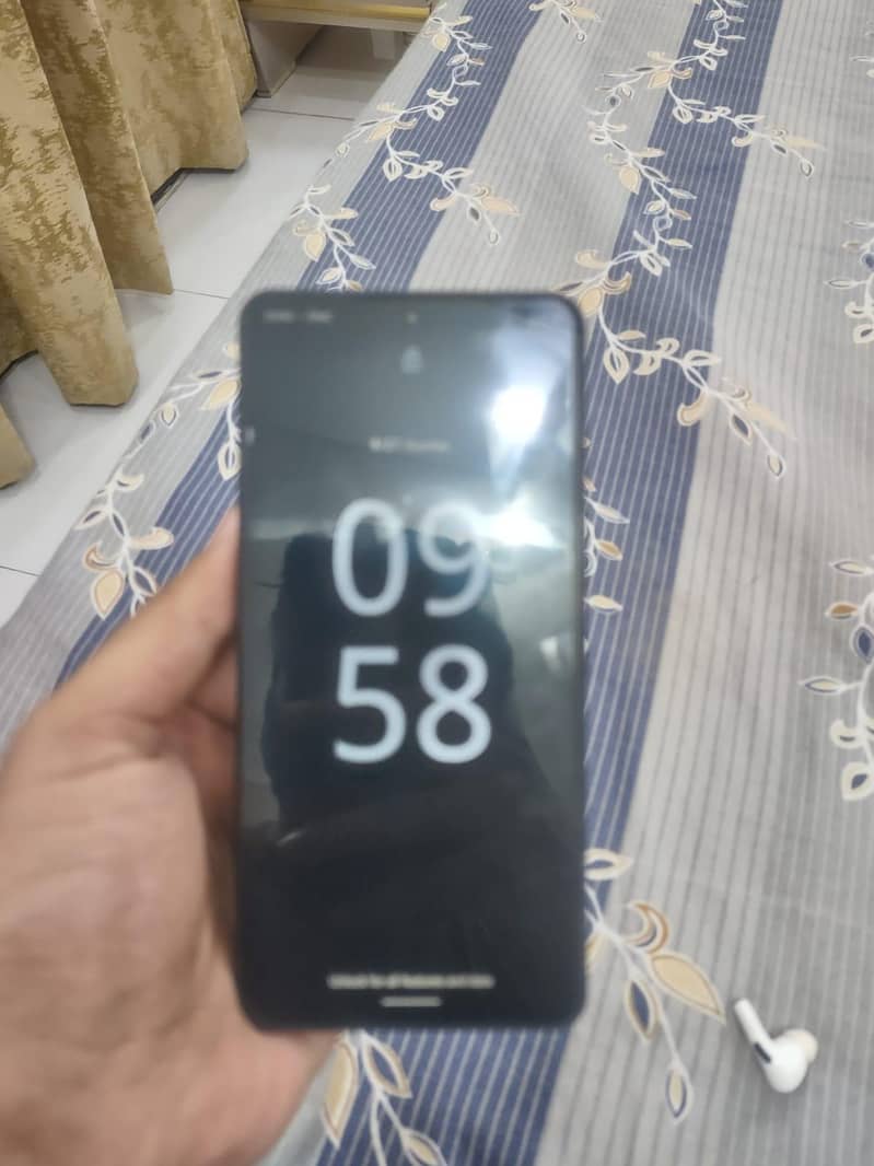 Sharp Aquos R7 12/256 2