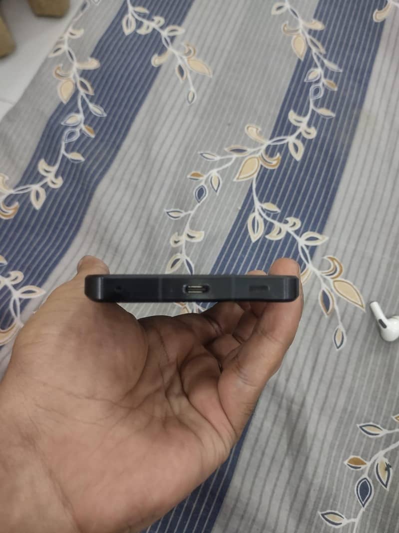 Sharp Aquos R7 12/256 5