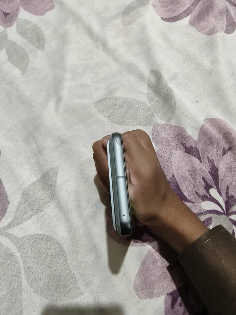 Google Pixel 8 3