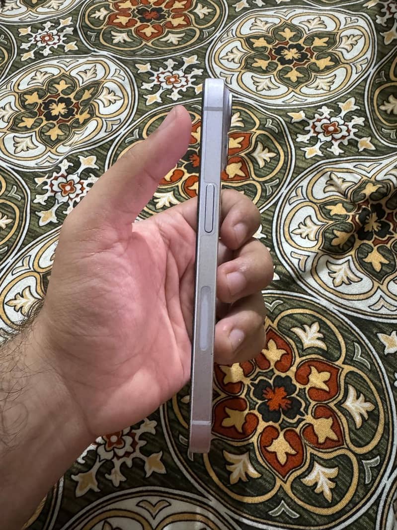 Apple iPhone 14 2