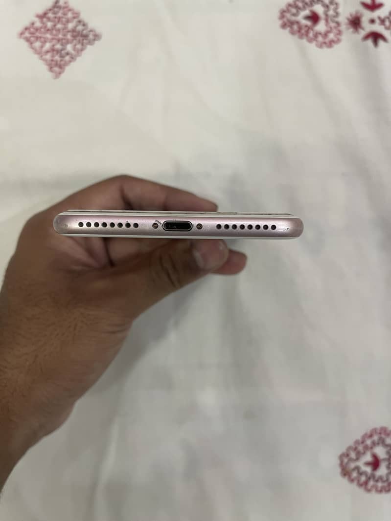 Apple iPhone 7 Plus 2