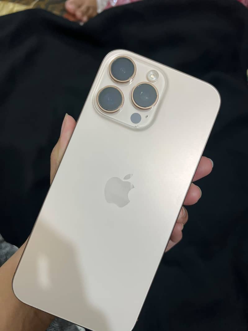 Apple iPhone 16 Pro Max 6