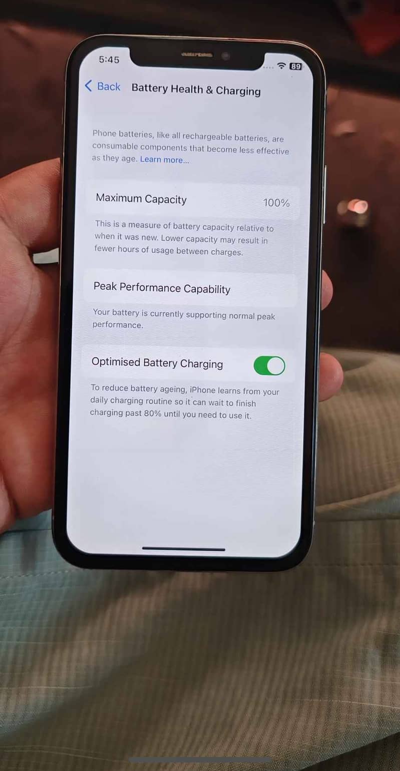 Apple iPhone X 4