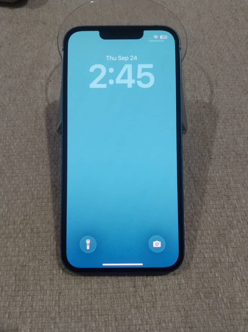 Apple iPhone 13 4