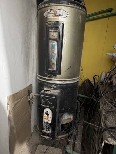 Winter time geyser outstanding condition