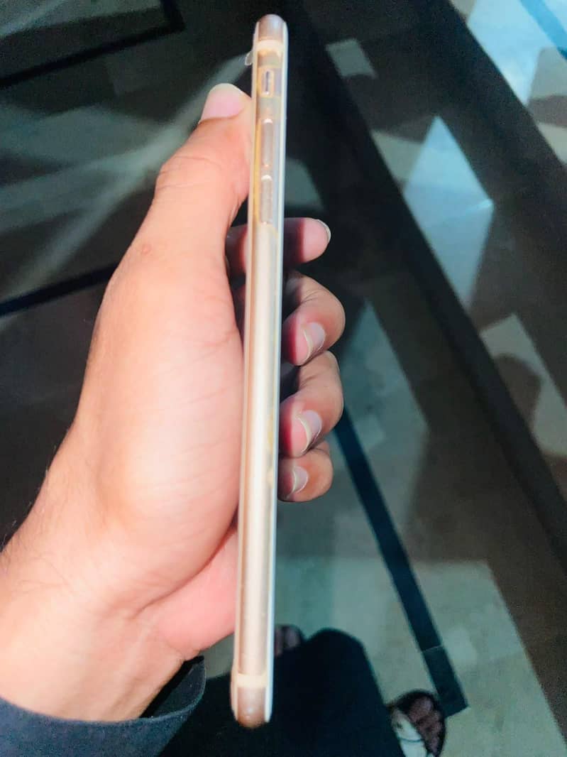 Apple iPhone 8 Plus 4