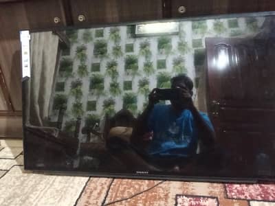 Smart LED TV
