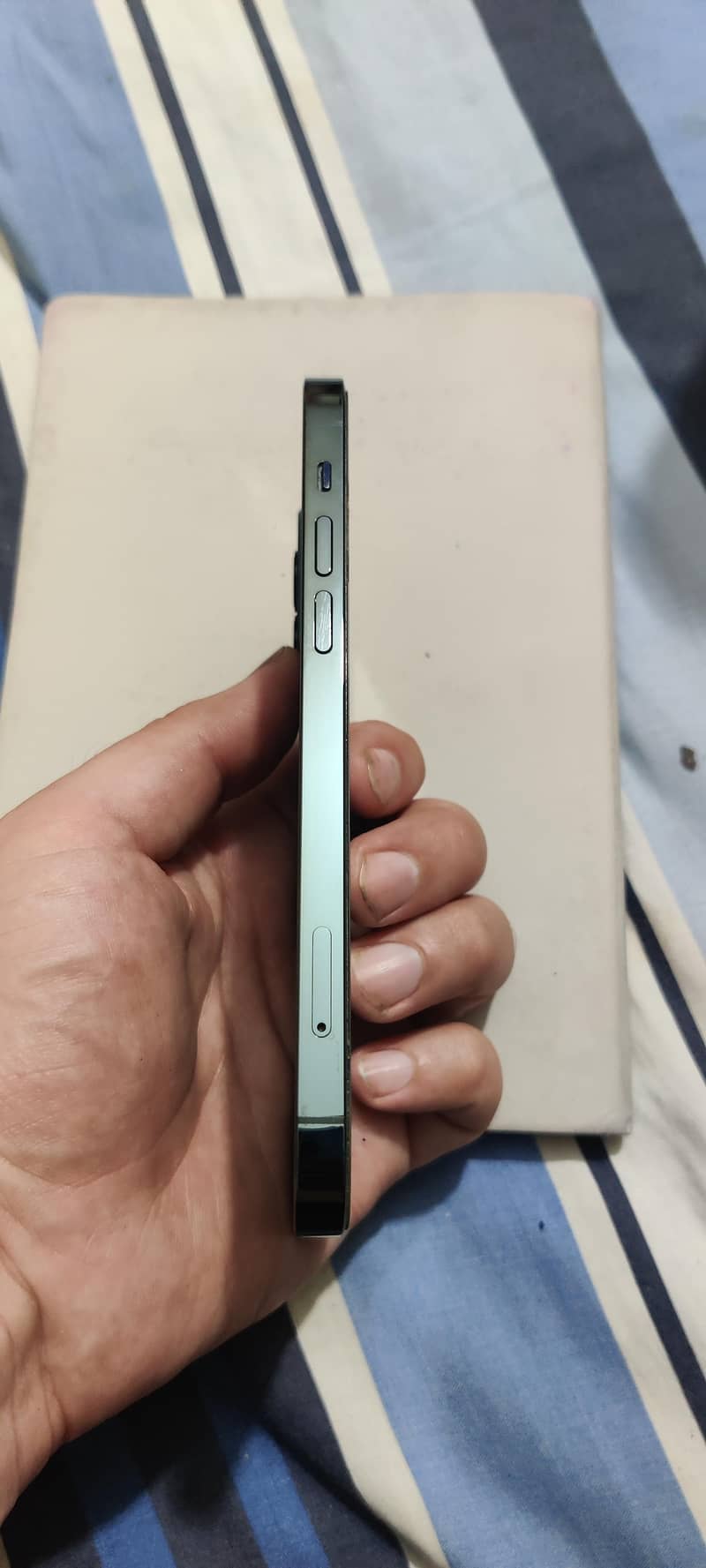 Apple iPhone 12 Pro JV 1