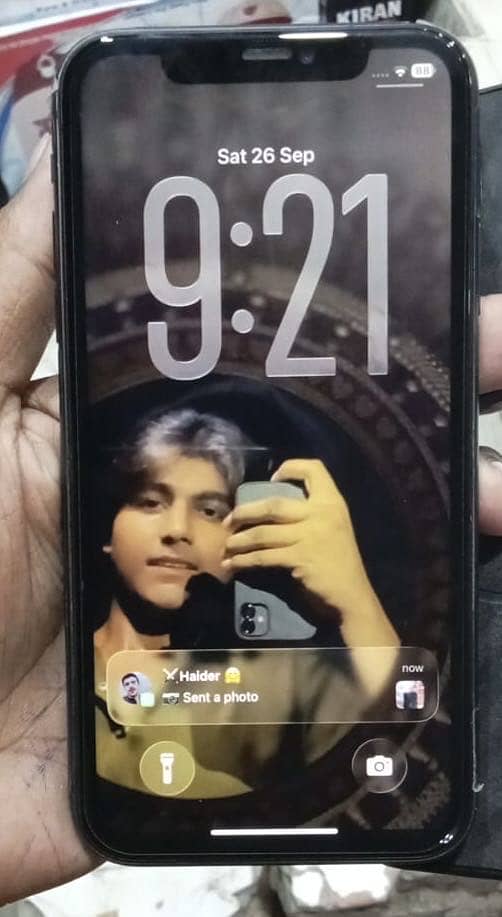 Apple iPhone 11 3