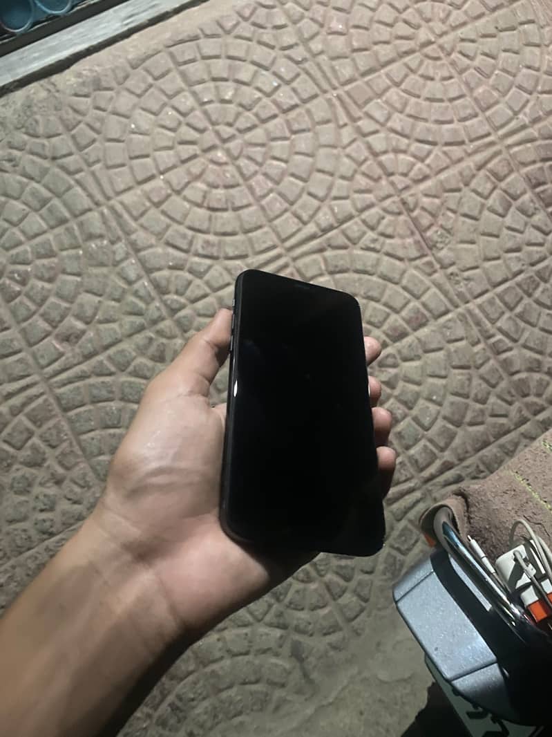 Apple iPhone 11 Pro 3