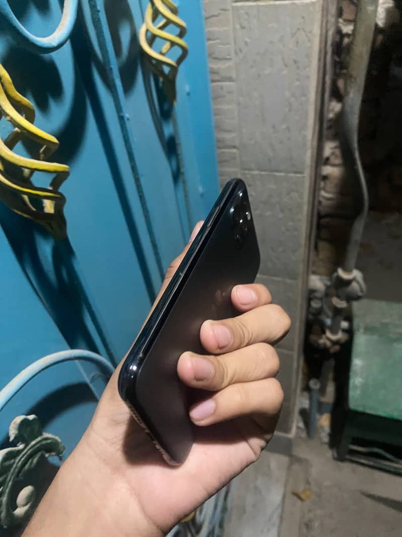 Apple iPhone 11 Pro 5