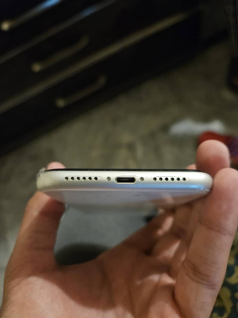 iPhone 11 PTA 1