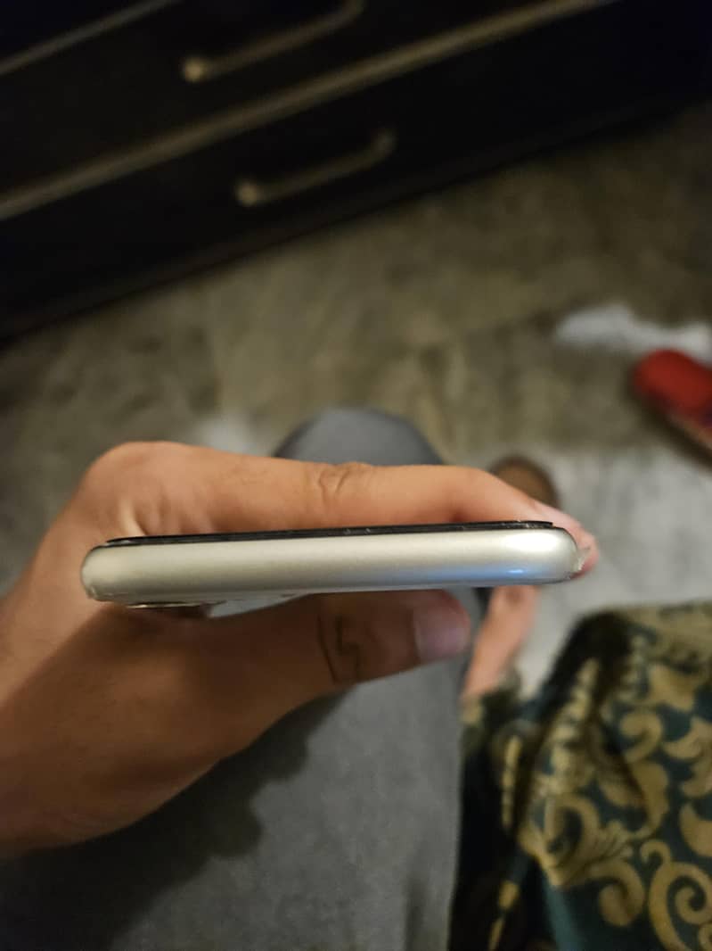 iPhone 11 PTA 2