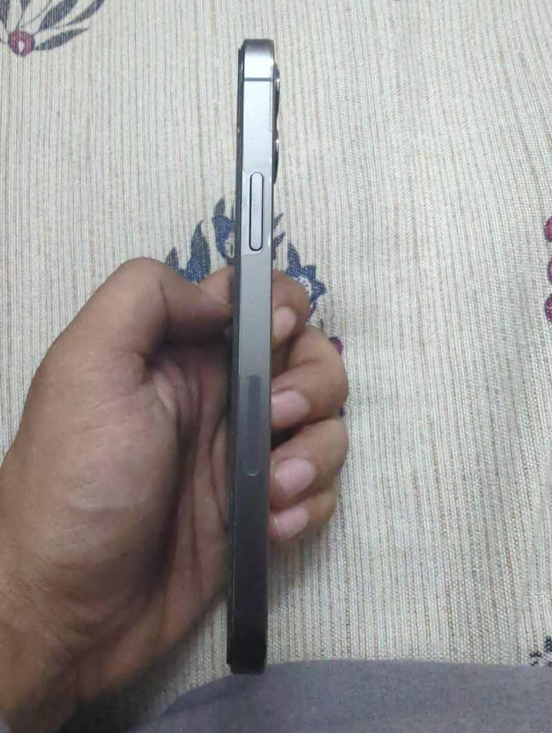 Apple iPhone 12 Pro 3