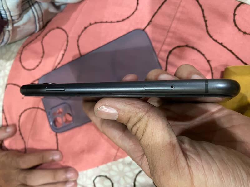 Apple iPhone 11 2