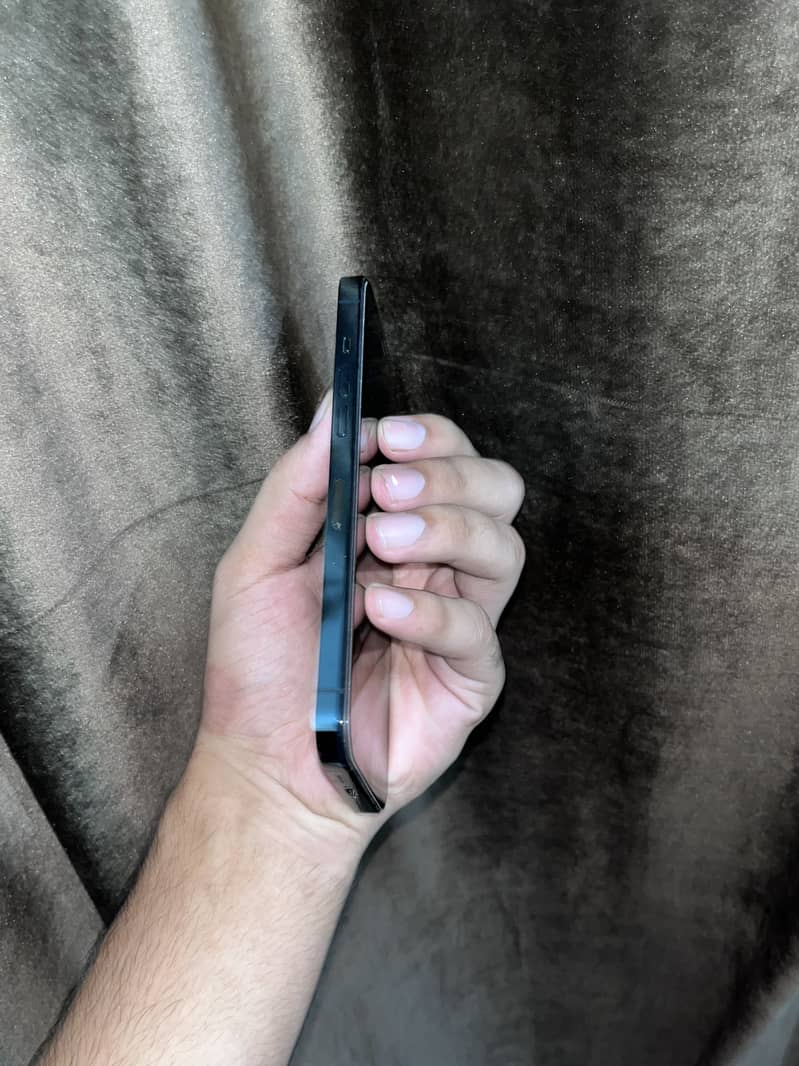 Apple iPhone 12 Pro Max 3