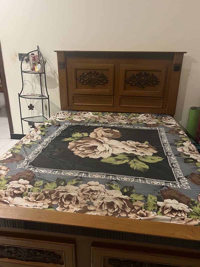 Bed and Dressing table 0