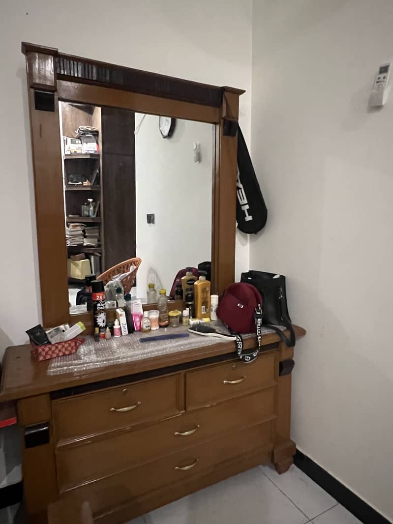 Bed and Dressing table 2