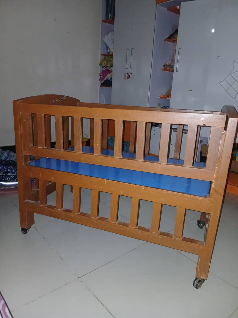 Baby cot 0