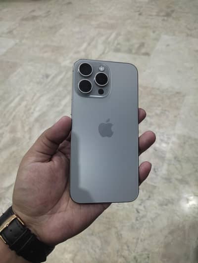 iPhone 15 Pro Max jv