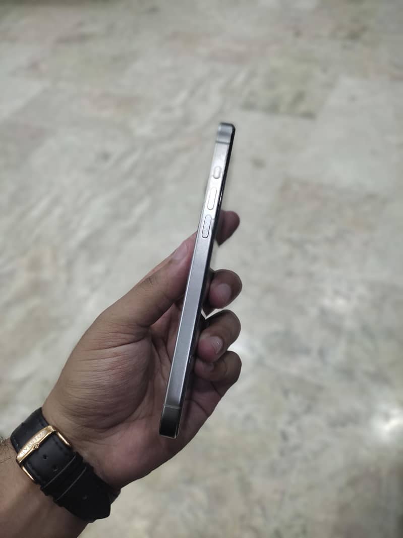 iPhone 15 Pro Max jv 2