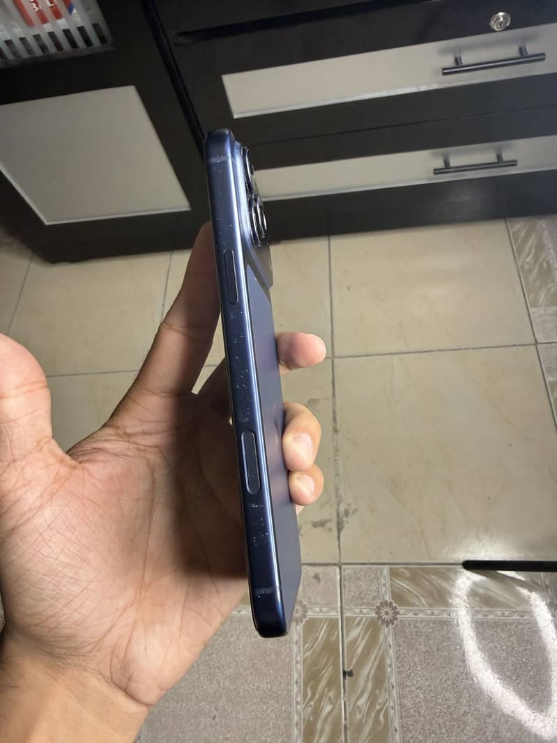 Apple iPhone 17 Pro Max 2