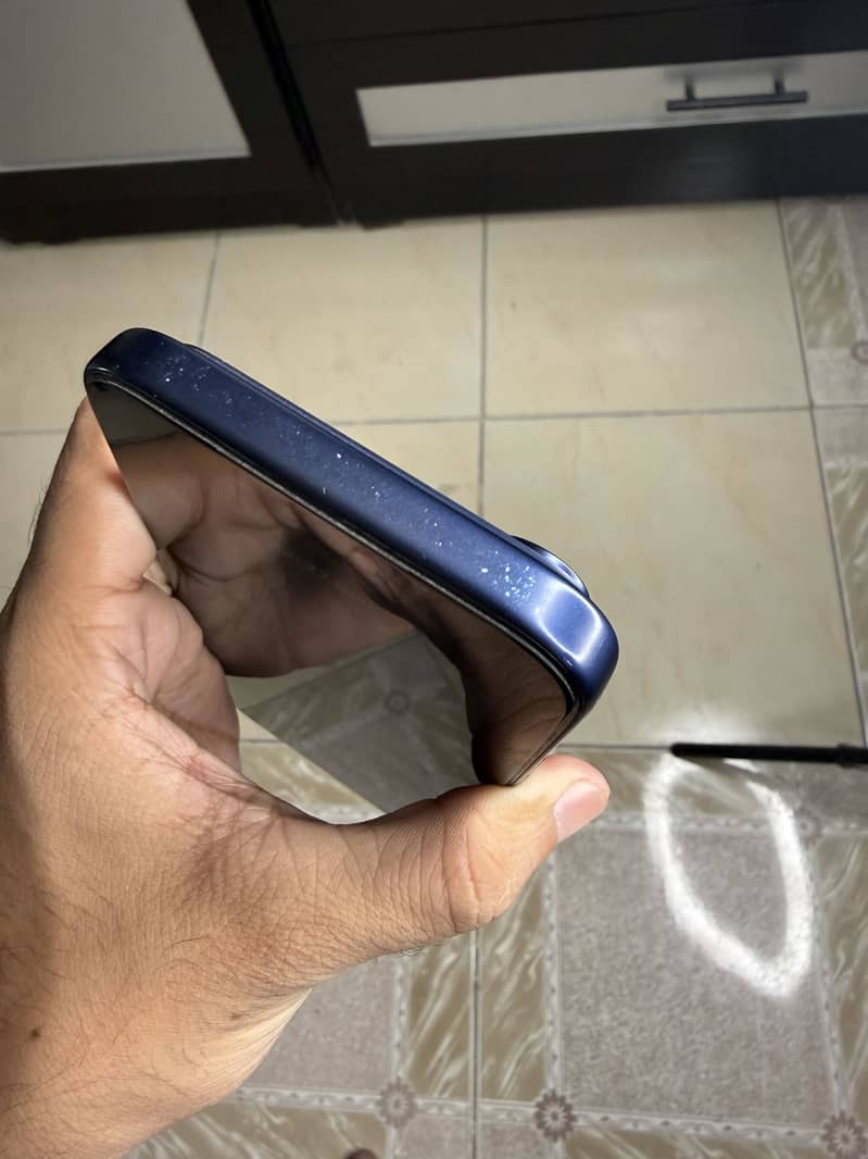 Apple iPhone 17 Pro Max 4