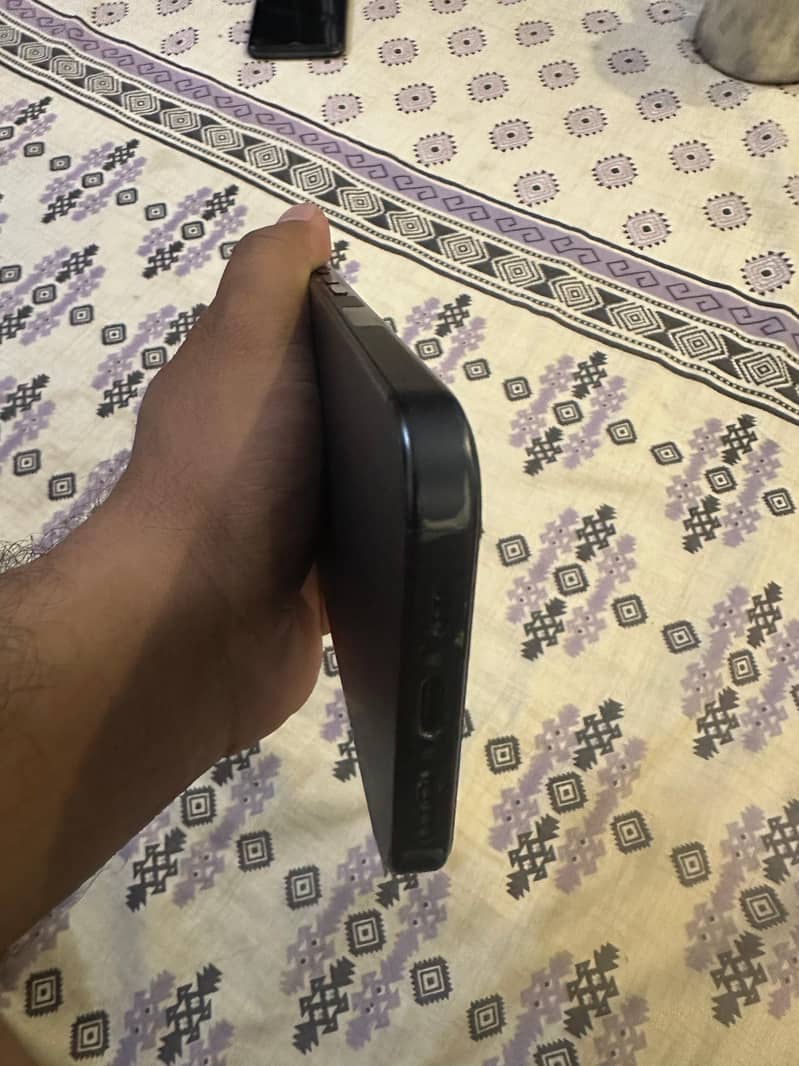 Apple iPhone 15 Pro 2
