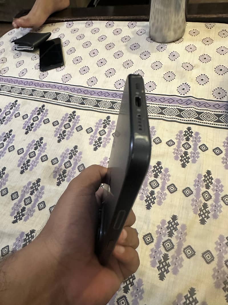 Apple iPhone 15 Pro 6