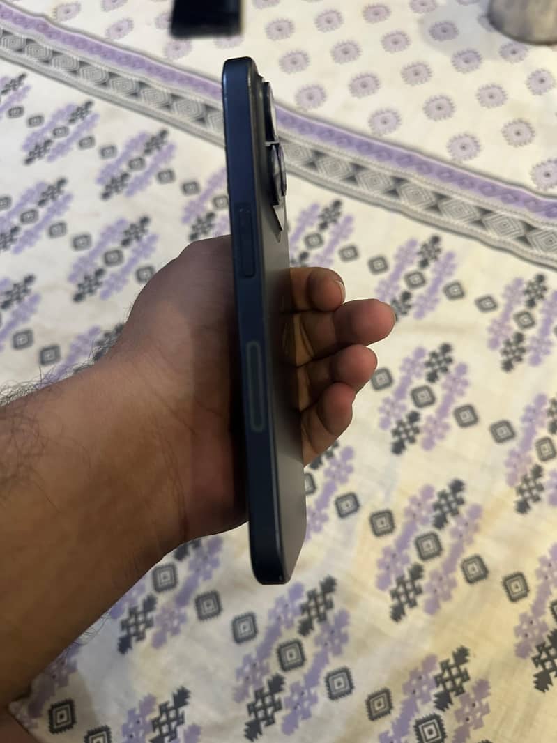 Apple iPhone 15 Pro 9