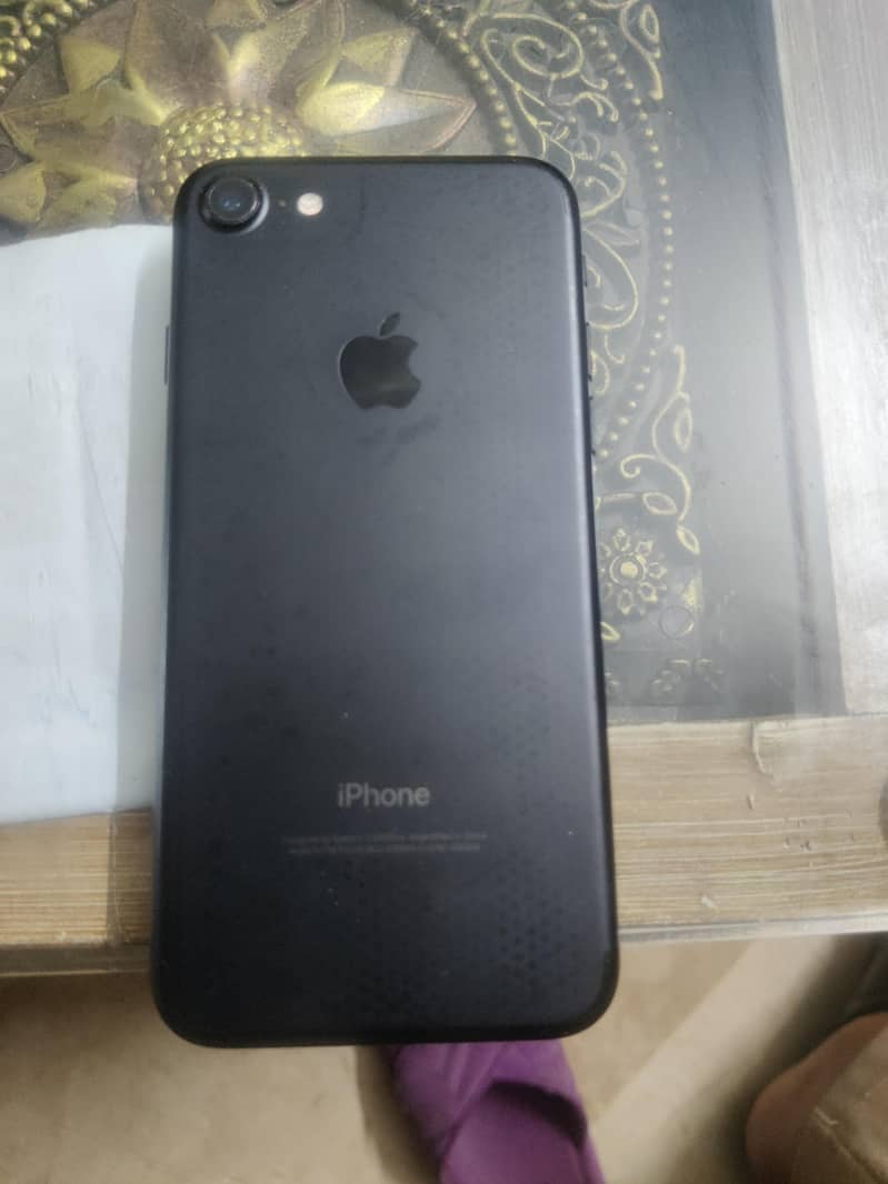 Apple iPhone 7 1