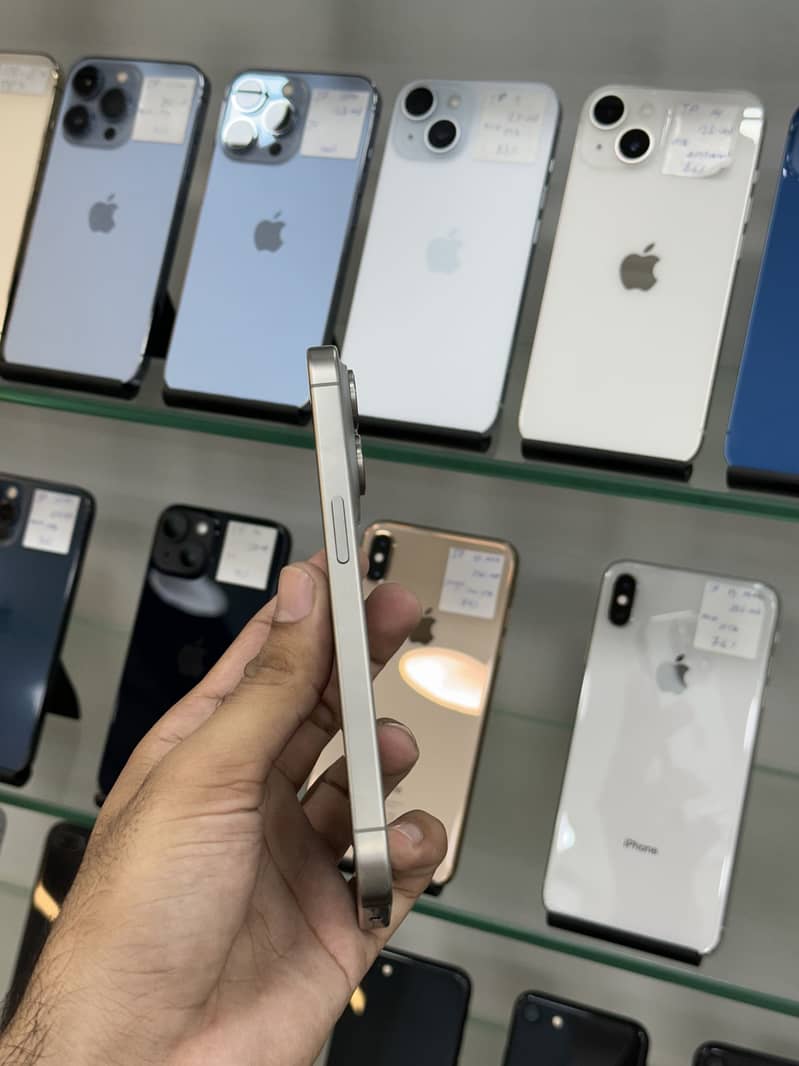 Apple iPhone 15 Pro 2
