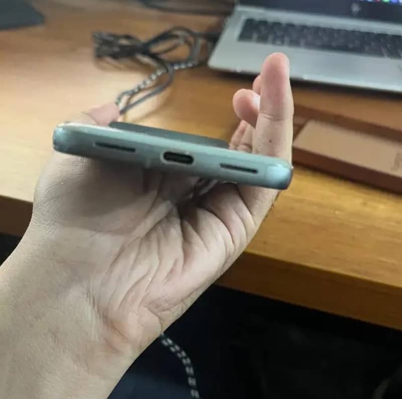 Google Pixel 8 2