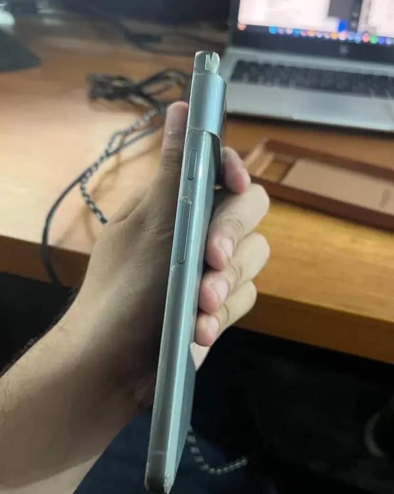 Google Pixel 8 3