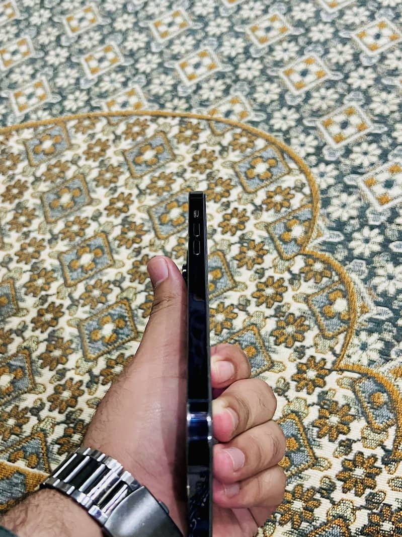 Apple iPhone 14 Pro Max 2