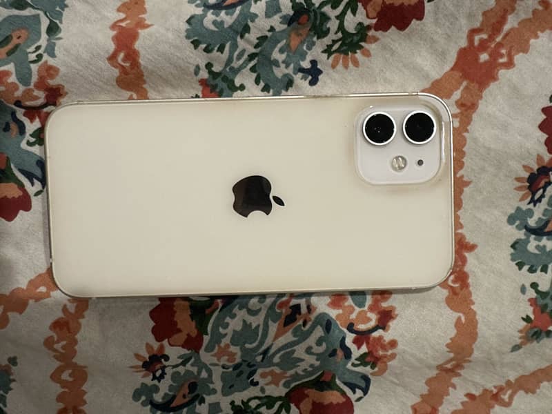 Apple iPhone 12 1