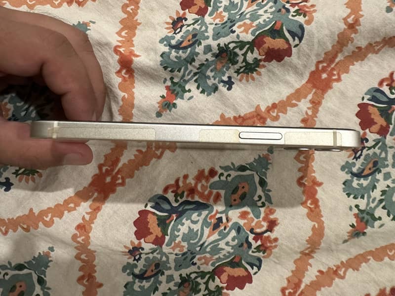 Apple iPhone 12 3